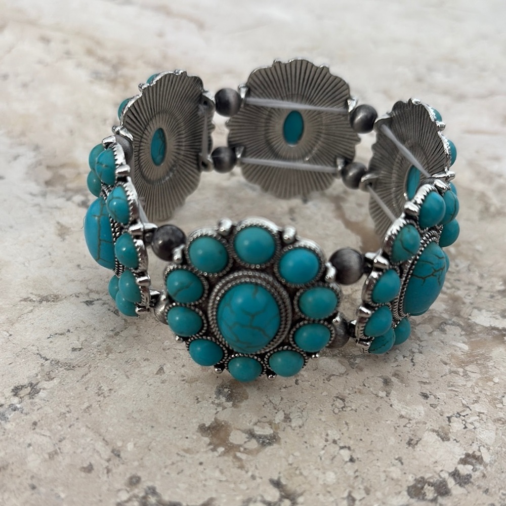 NWOT Turquoise and Silver Bracelet - Picture 1 of 4